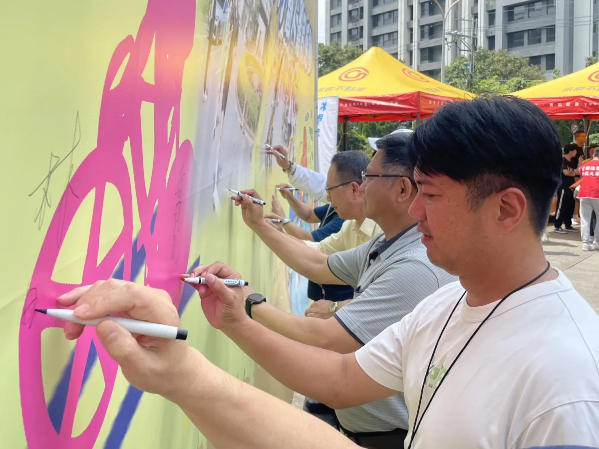 宏國德霖科大333小鐵人賽吸引鄰近新北高工、清水高中、土城國中、中正國中四校共襄盛舉。(圖/宏國德霖科大)